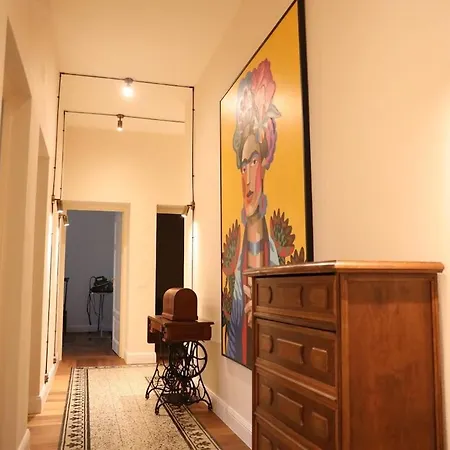 Elegant Near The Center Of Apartamento
