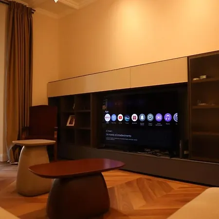Apartamento Elegant Near The Center Of